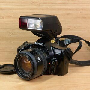 Minolta Maxxum 3000i AF 35mm Film Camera W/Flash, Minolta Maxxum 35-105mm Lens